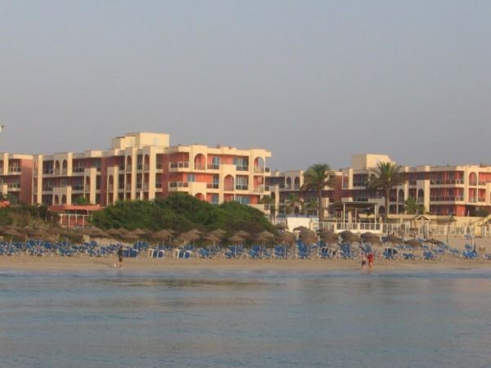 Blick vom Steg aus zum Hotel Grupotel Alcudia Pins