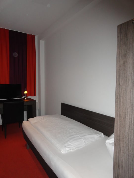 Zimmer Internationales Studierendenhotel Stuttgart