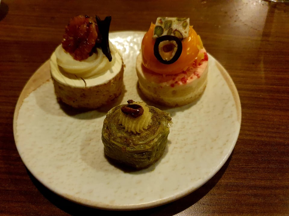 Gastro Jacaranda Luxury Resort