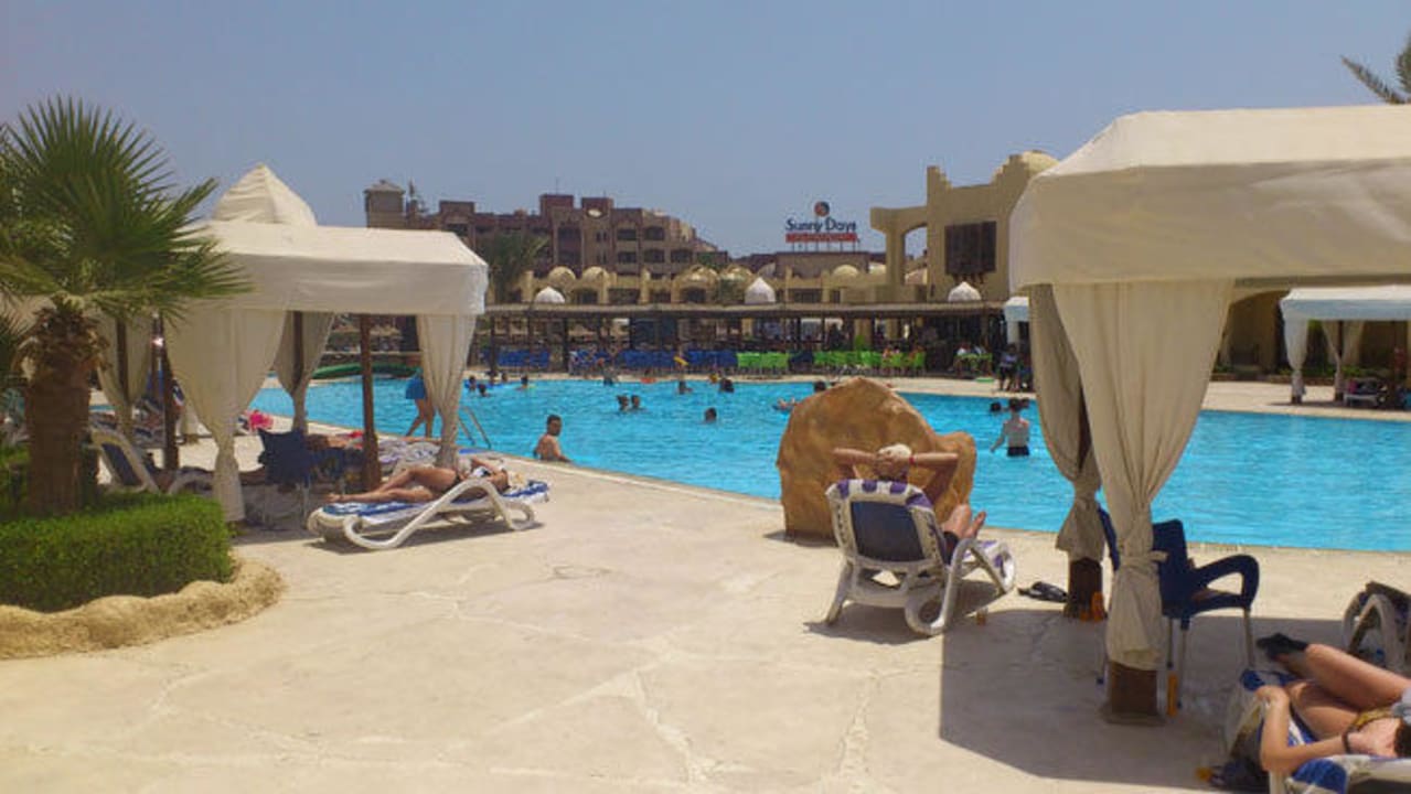 Pool Mirette mit Blick aufs Palacio Hotel Sunny Days Palma De Mirette Resort & Spa