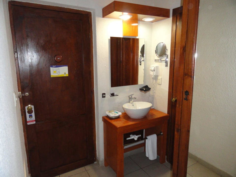 Waschbereich (Dusche in separatem Raum) Hotel Mansion del Valle