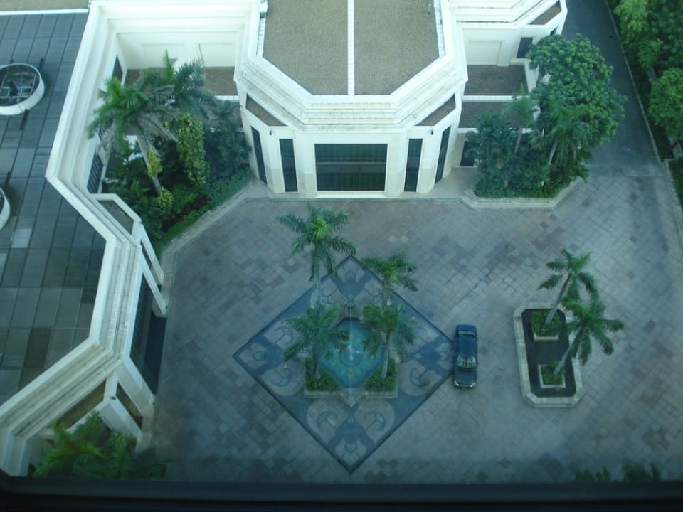 Einfahrt und Hof von oben Hotel The Peninsula Bangkok