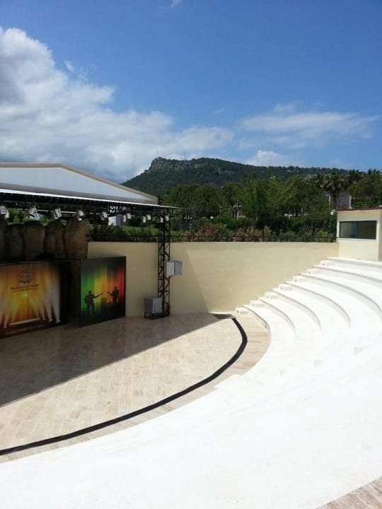 Abendshows Le Jardin Resort