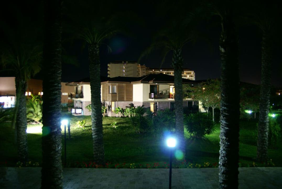 Hotel by night TUI BLUE Palm Garden