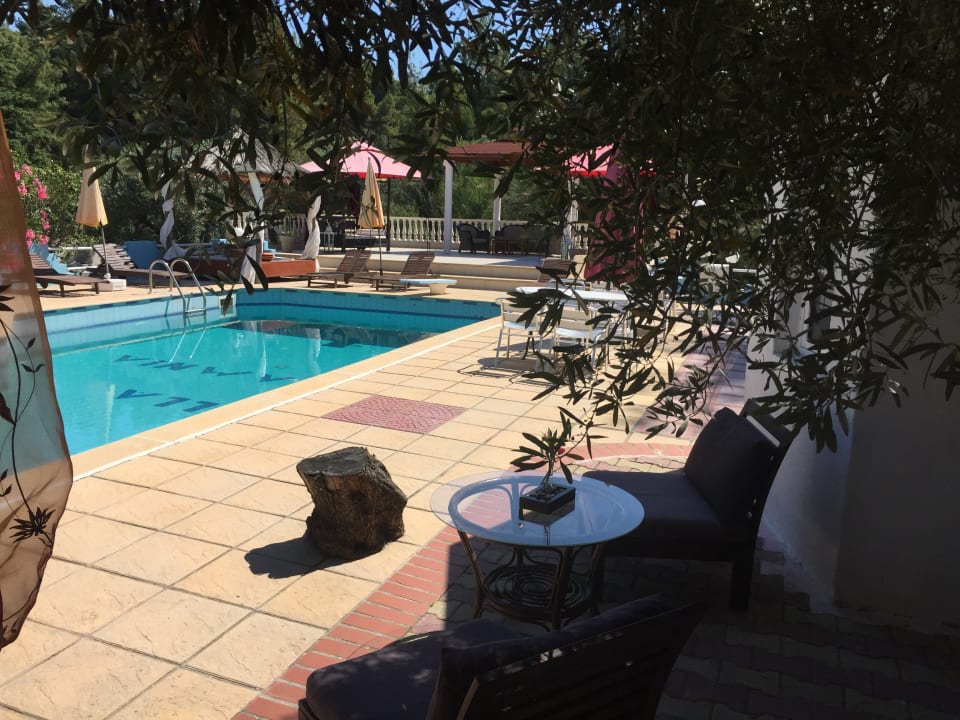 Pool Villa Askamnia and Suites