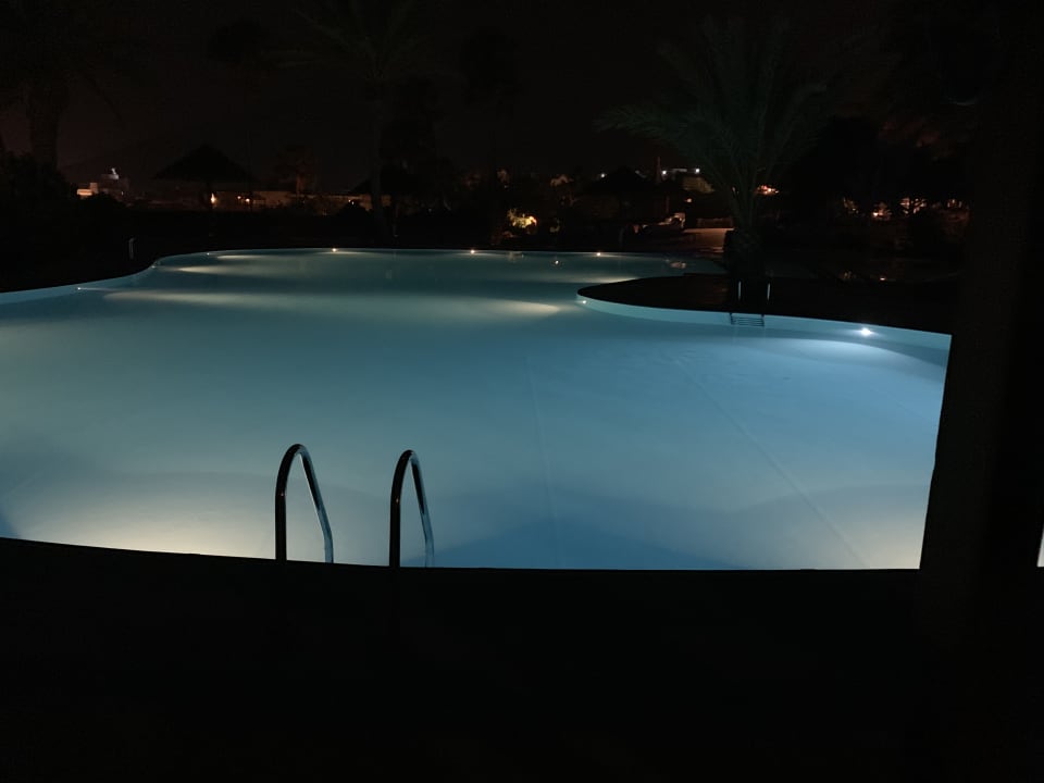 Pool ROBINSON ESQUINZO PLAYA