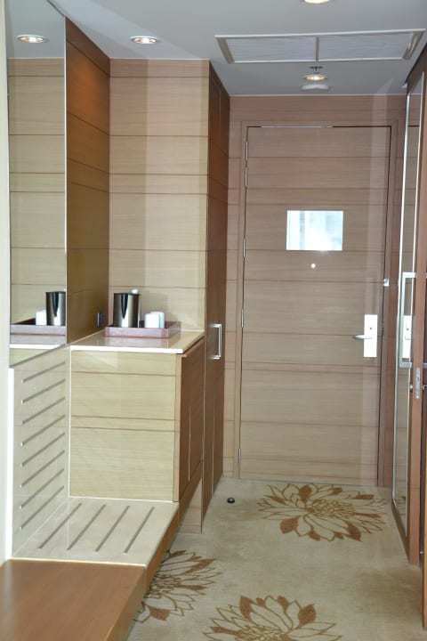 Eingangsbereich im Zimmer Eastin Grand Hotel Sathorn