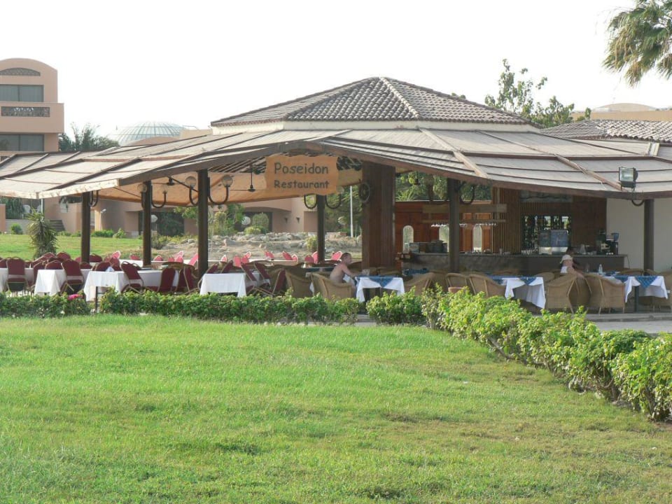 Restauracja/bar przy plaży SUNRISE Crystal Bay Resort