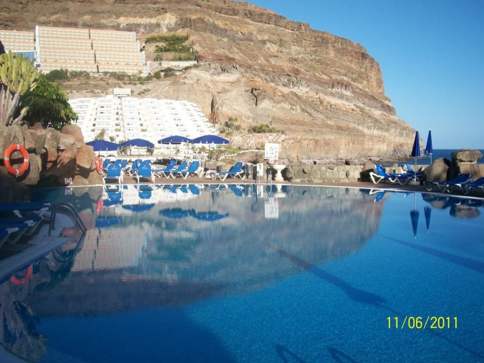 Teil des Pools am Abend Princess Taurito