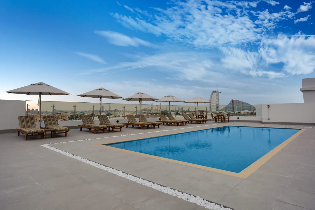 Pool Lemon Tree Hotel Jumeirah Dubai