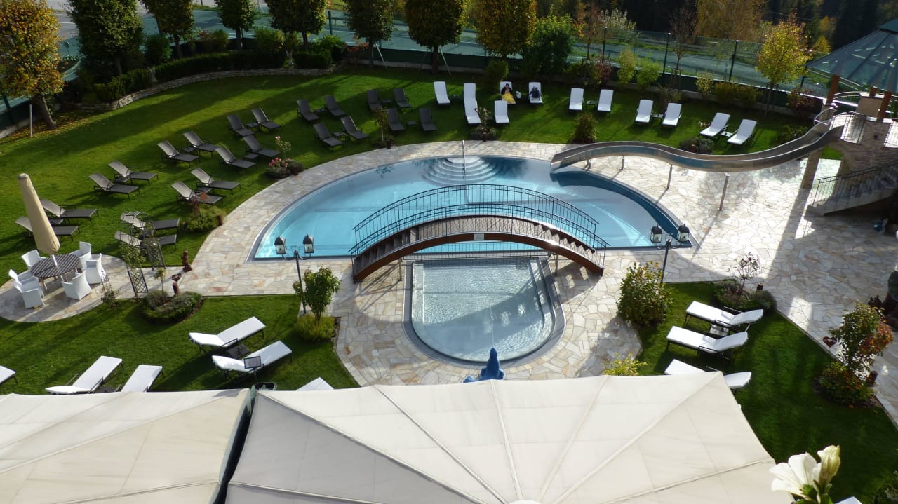 Poolblick vom Zimmer Hotel Berghof | St. Johann in Salzburg