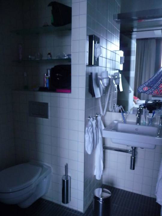 Bad Quality Hotel 33