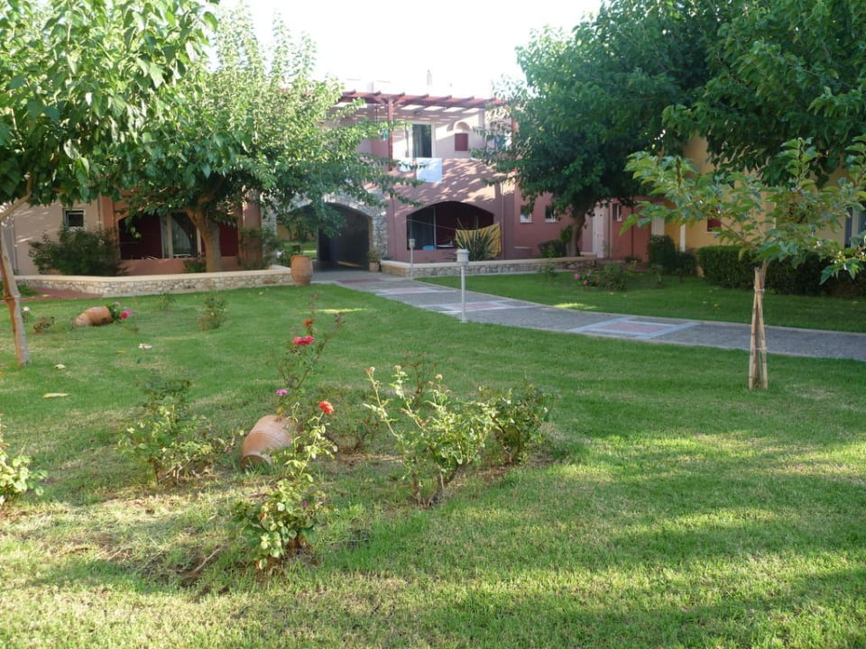 Bungalow und Gartenanlage Eliros Mare