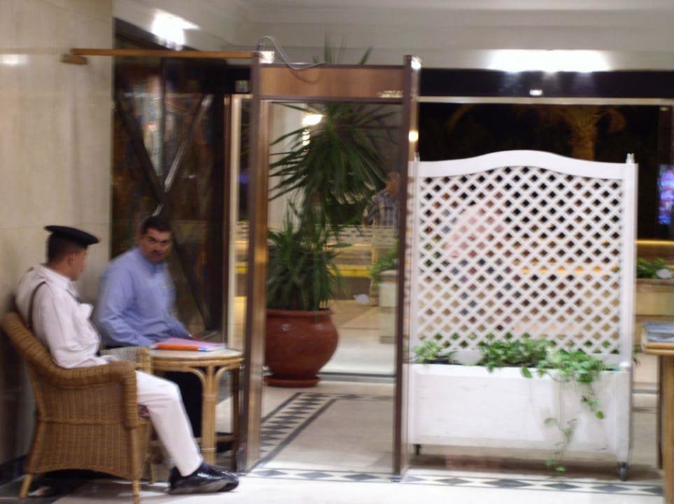 Die strenge Sicherheit! Giftun Azur Resort