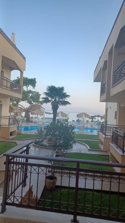 Außenansicht Mediterranean Beach Hotel