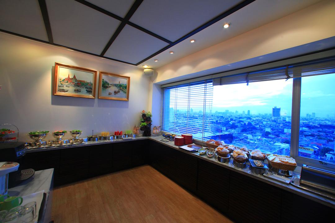 Lobby Ramada Plaza by Wyndham Bangkok Menam Riverside