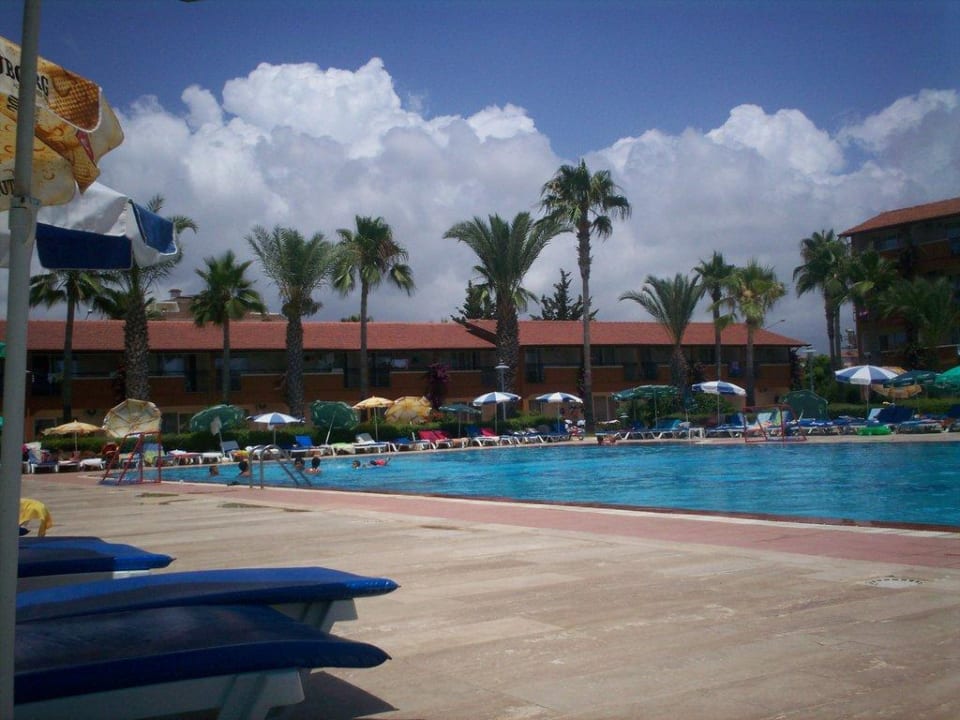 Nebengebäude Club Turtas Beach Hotel