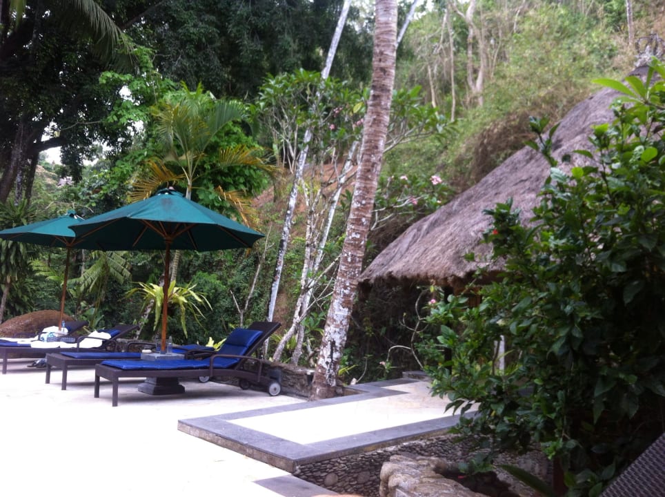 Pool Nr .1 - zu viel Chlor  Hotel Tjampuhan