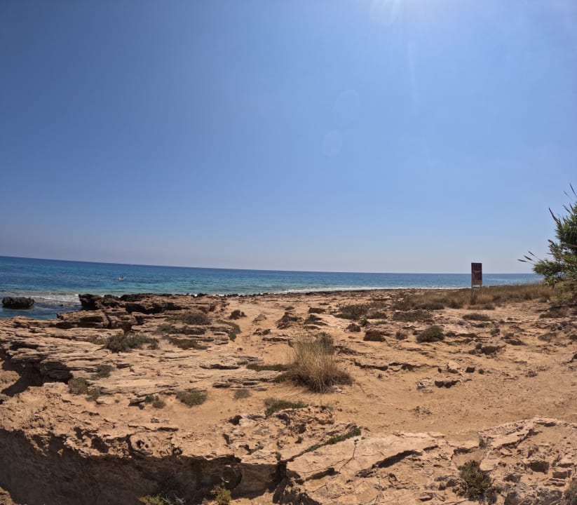 Strand Crystal Springs Beach Hotel