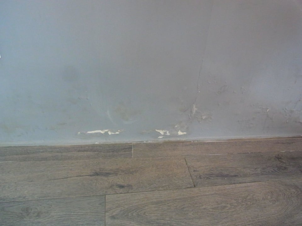 Angebliche "Suite", Wand Hotel Relais sul Mare