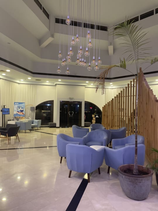Lobby BM Beach Resort