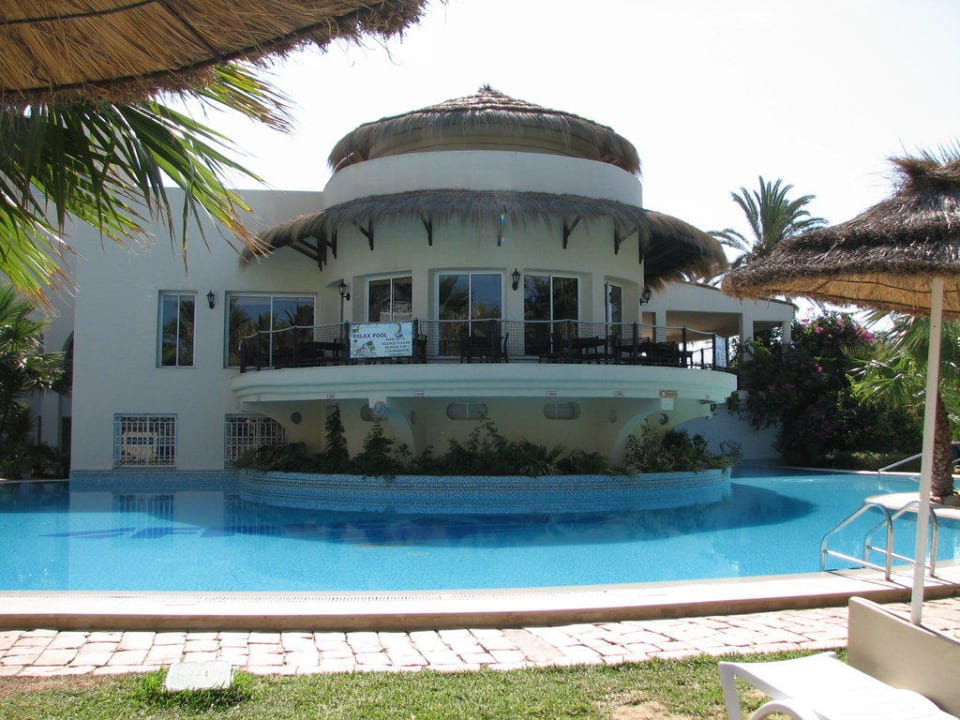 Ruhepool m. Blick a.Spezialitätenrestaurants  TUI MAGIC LIFE Africana