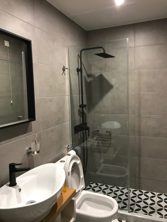 Zimmer Athens Market Portrait