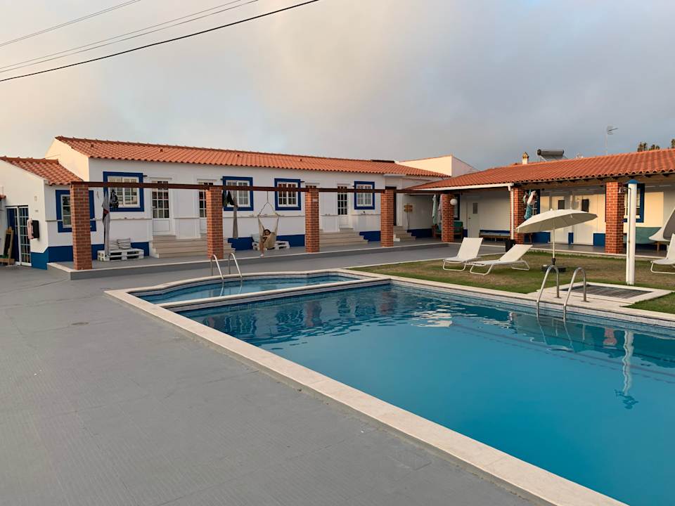 Pool Zulla Nazare's Surf Village