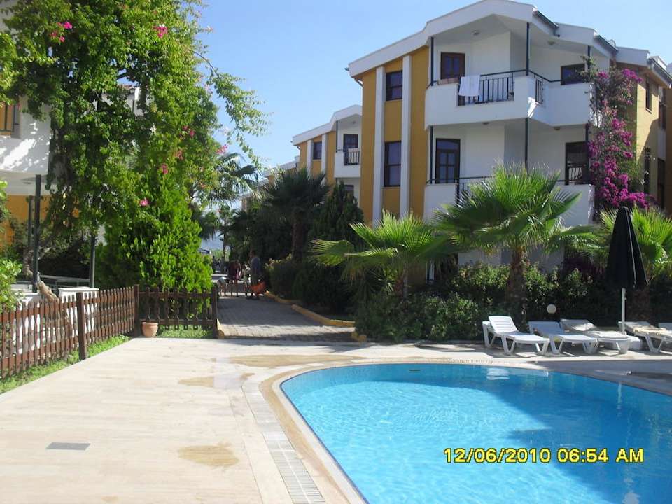 Family Club Side Royal Paradise Hotel