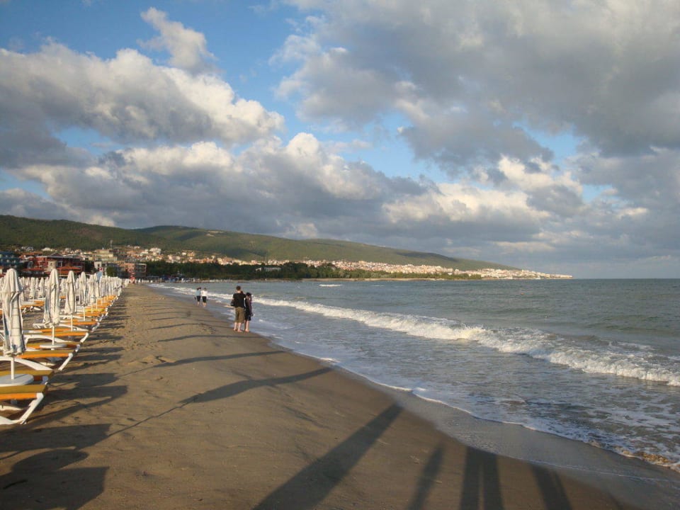 Strand nach rechts DIT Majestic Beach Resort