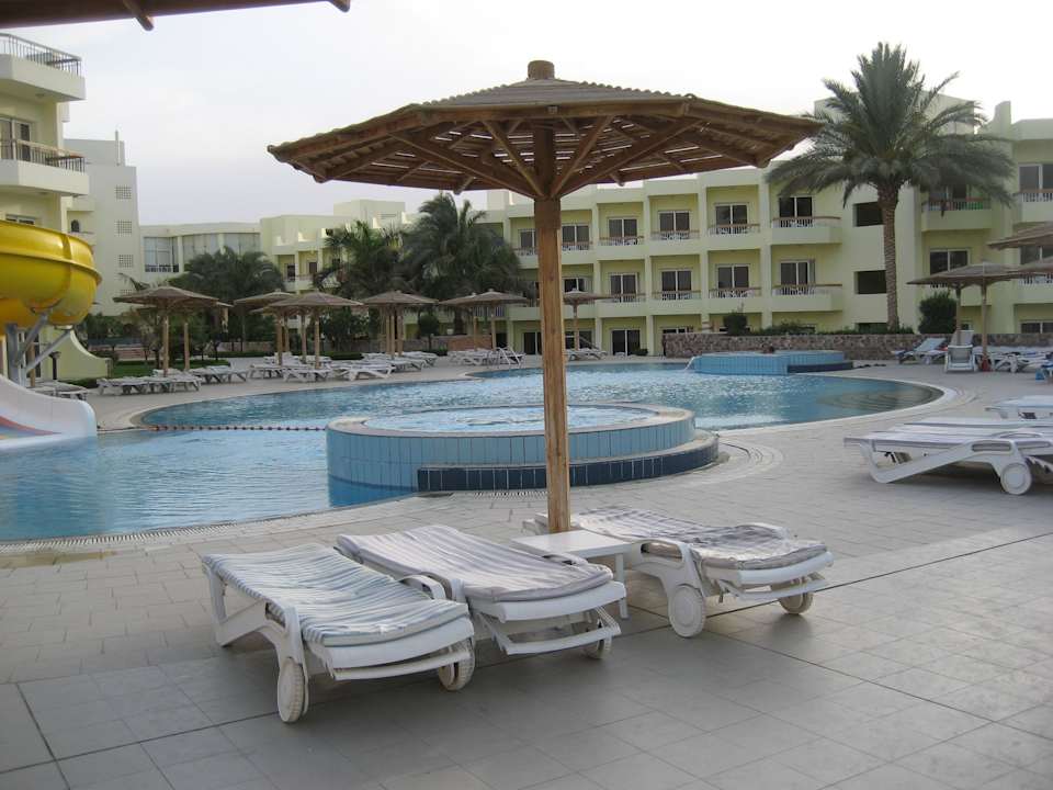 Pool Palm Beach Resort