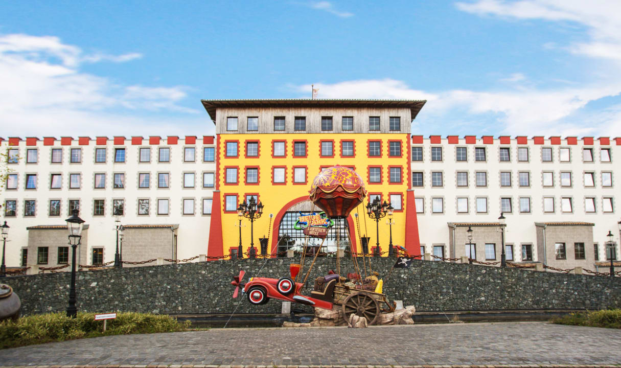 Außenansicht Heide Park Abenteuerhotel