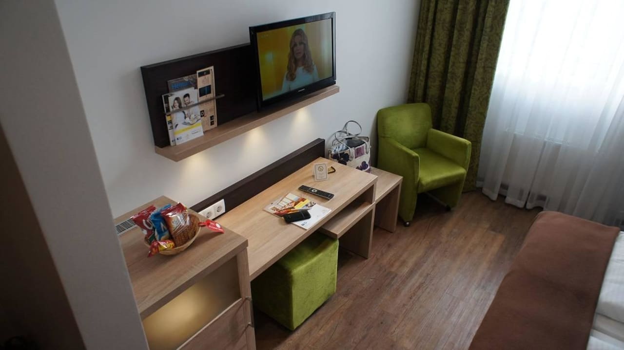 TV Ringhotel Loew's Merkur