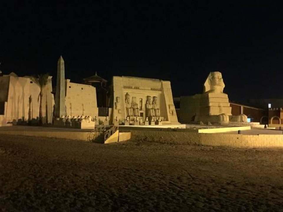 Lichtershow Platz Pickalbatros Alf Leila Wa Leila Resort - Neverland Hurghada