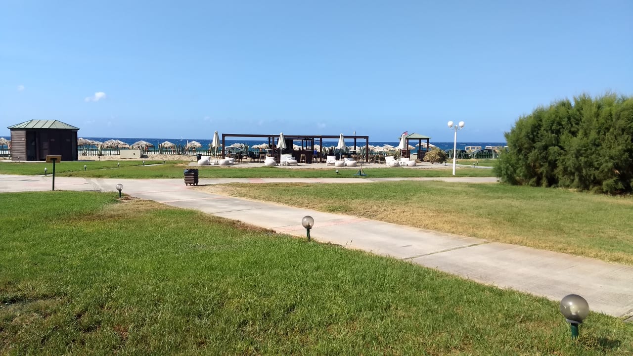 Gartenanlage Bella Beach Hotel