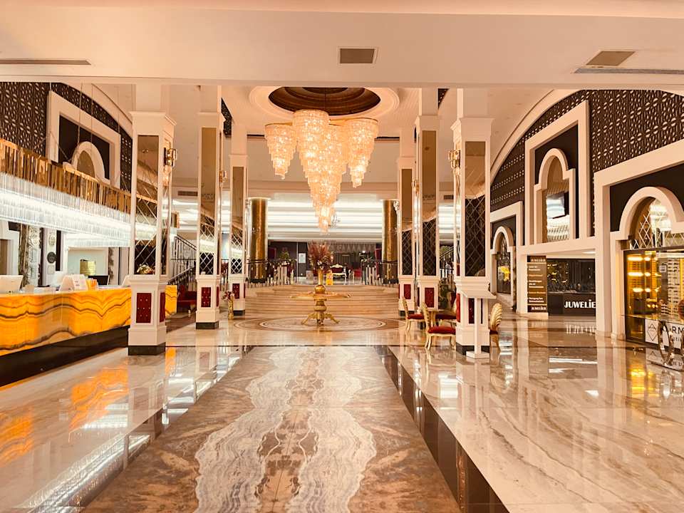 Lobby Dream World Palace Hotel