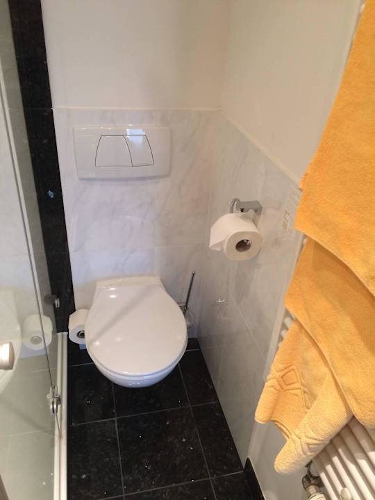 Bad rechter Teil Hotel Stadt Tübingen