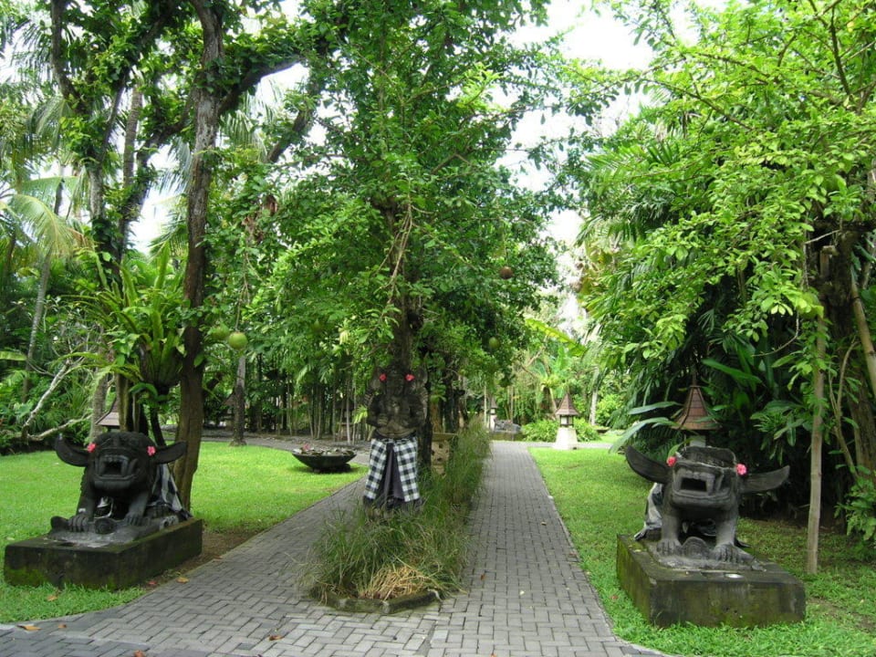 Gartenwege Puri Santrian