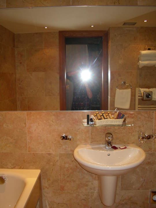 Baño Hotel U Prince