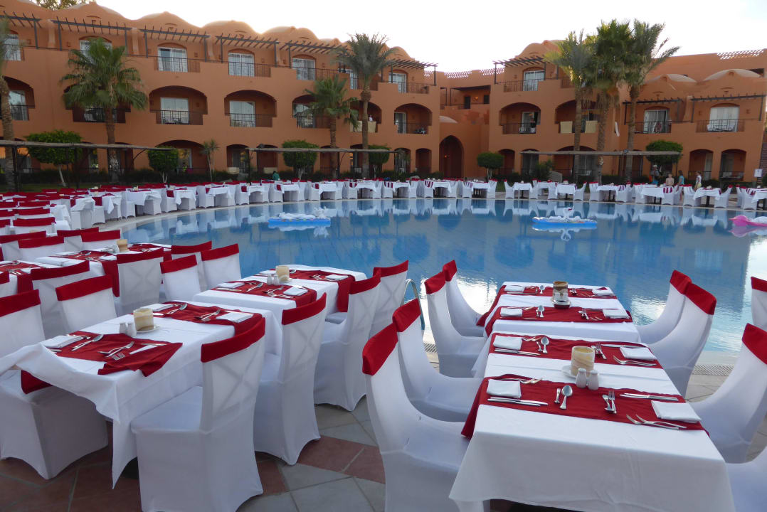 Galadinner am kleinen Pool Jaz Makadi Oasis Resort