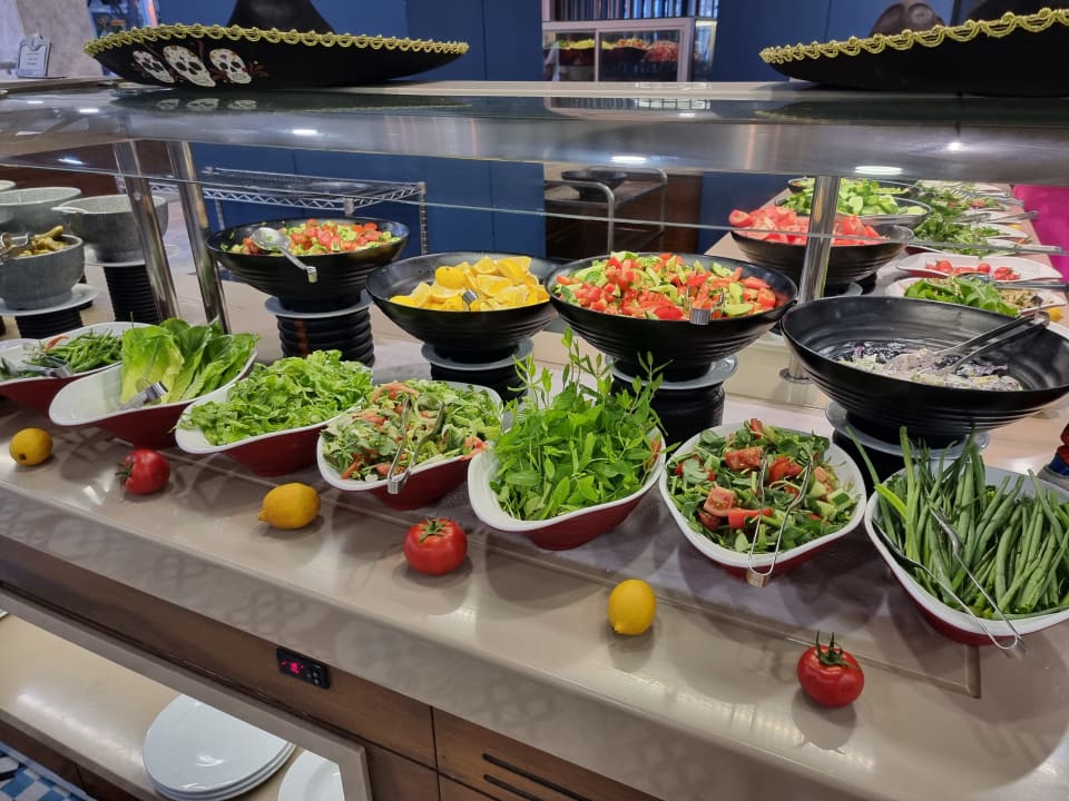 Gastro Saturn Palace Resort Hotel