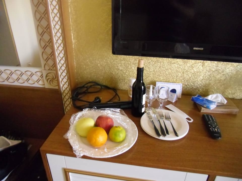 Obstteller, angebrochener Wein Diamond Excellence Resort & Spa