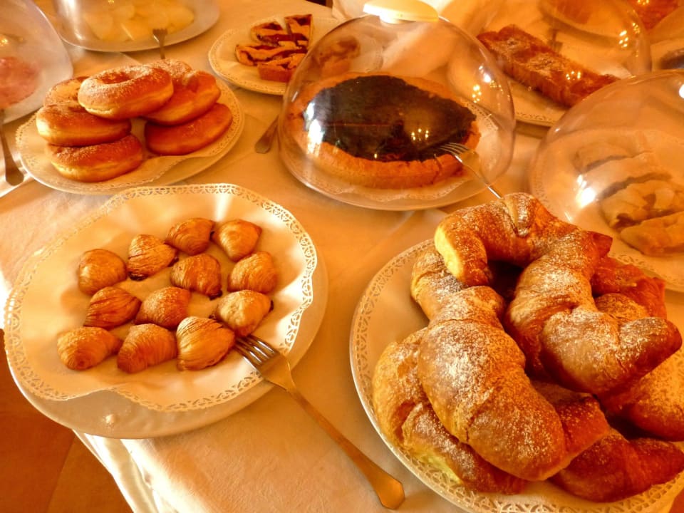 Frühstücksbüffet mit Kuchen Relais du Silence Pian Delle Starze