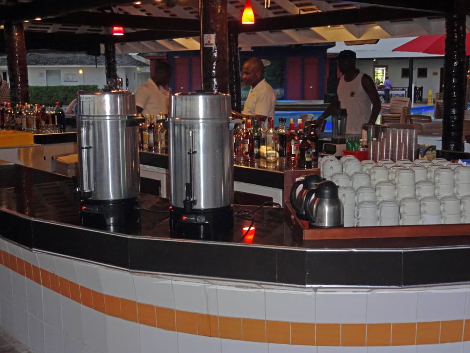 Kaffee und heißes Wasser Grand Muthu Club Caribbean Runaway Bay