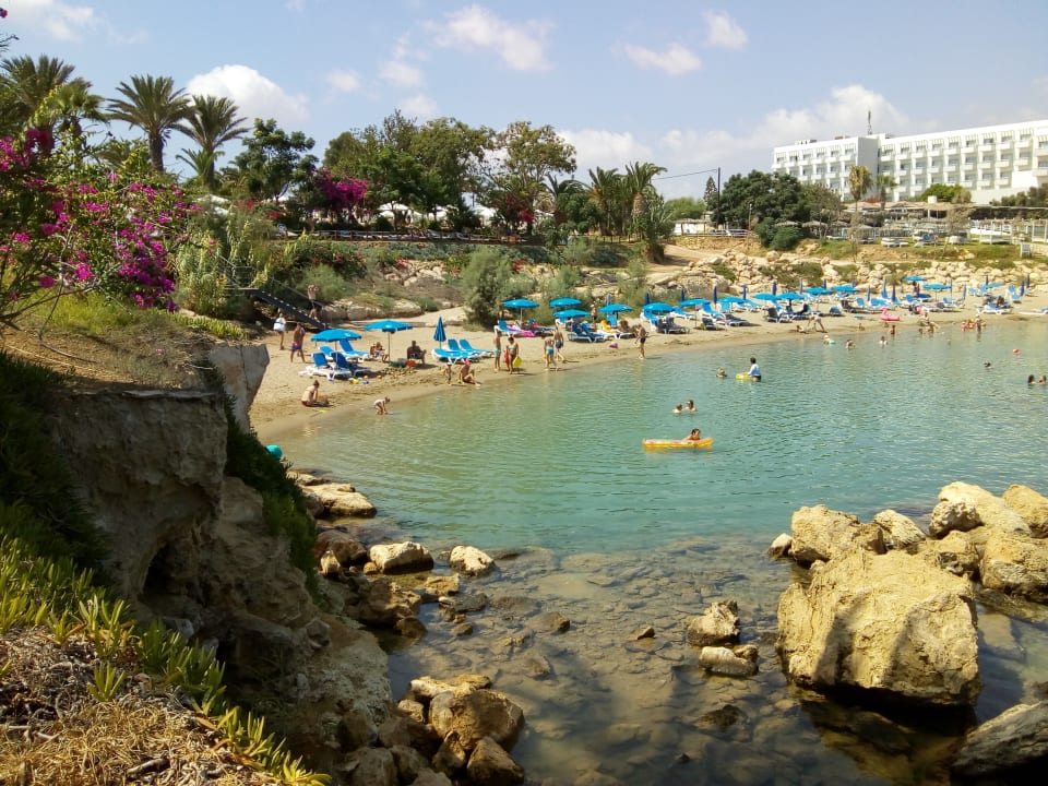 Strand Crystal Springs Beach Hotel