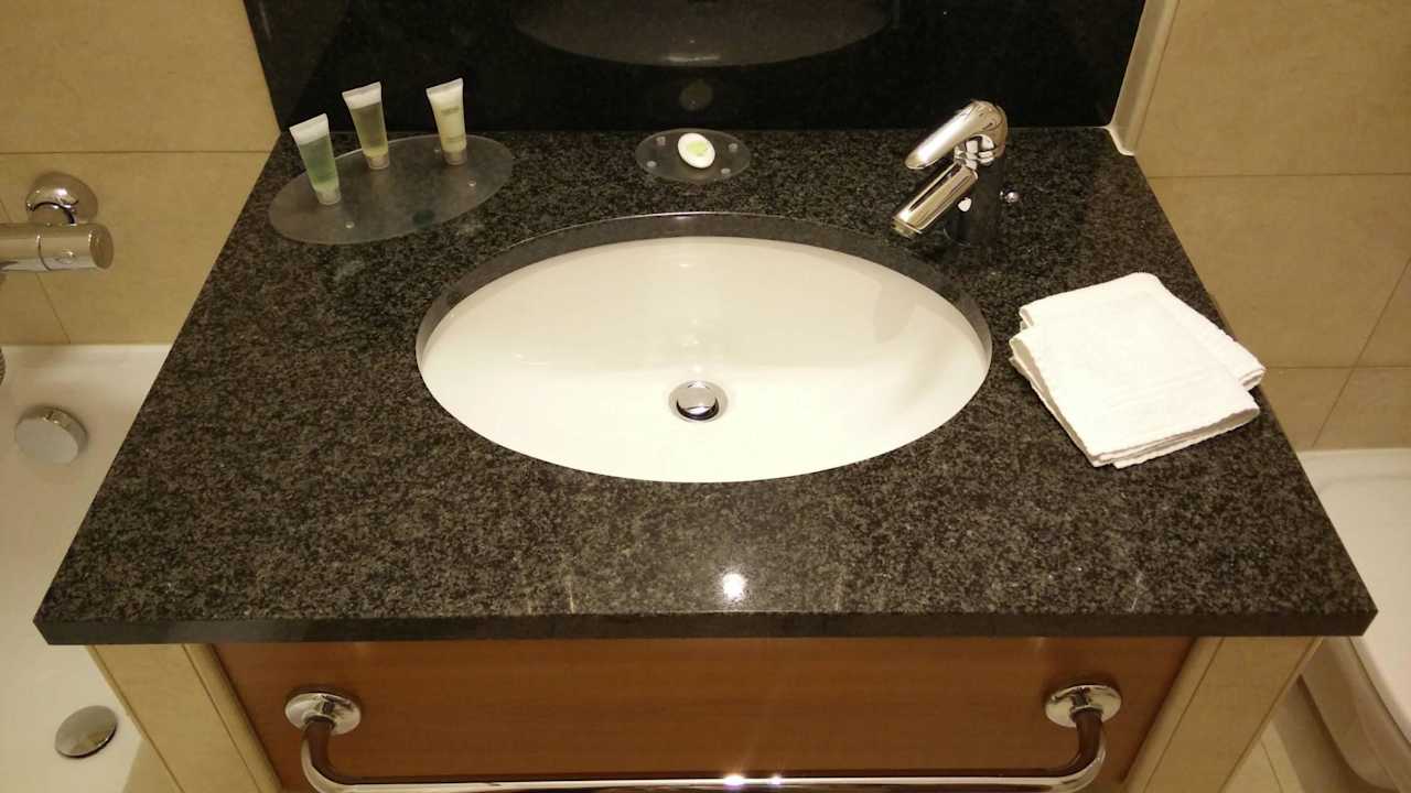 Zlew Hotel Courtyard by Marriott Warsaw Airport