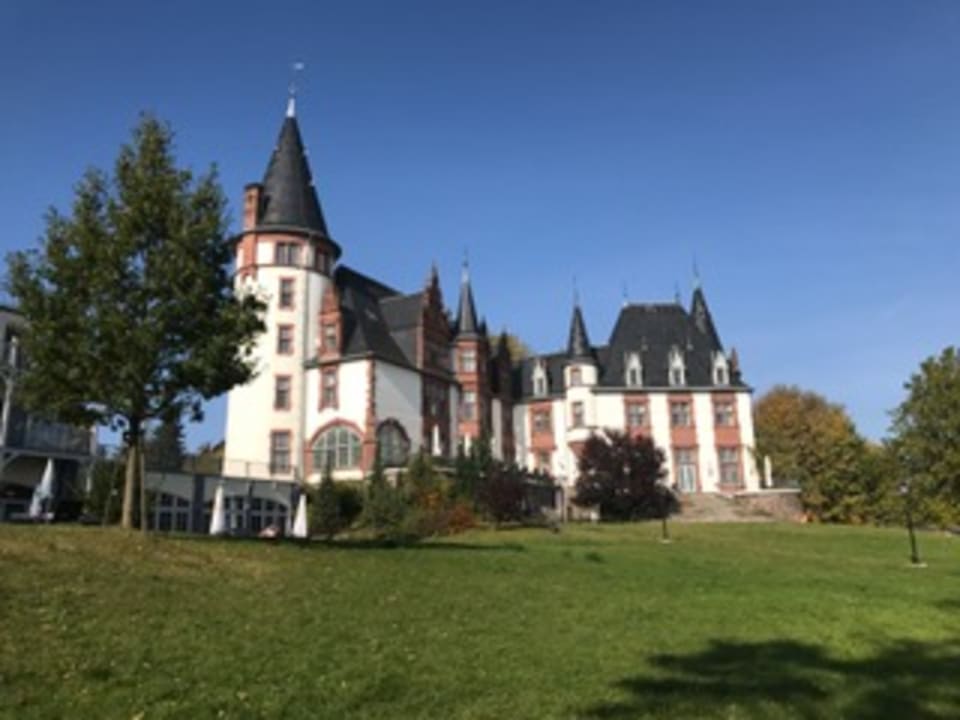 Außenansicht Seehotel Schloss Klink