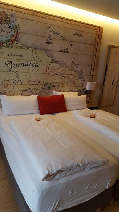 Zimmer Tropical Islands Resort