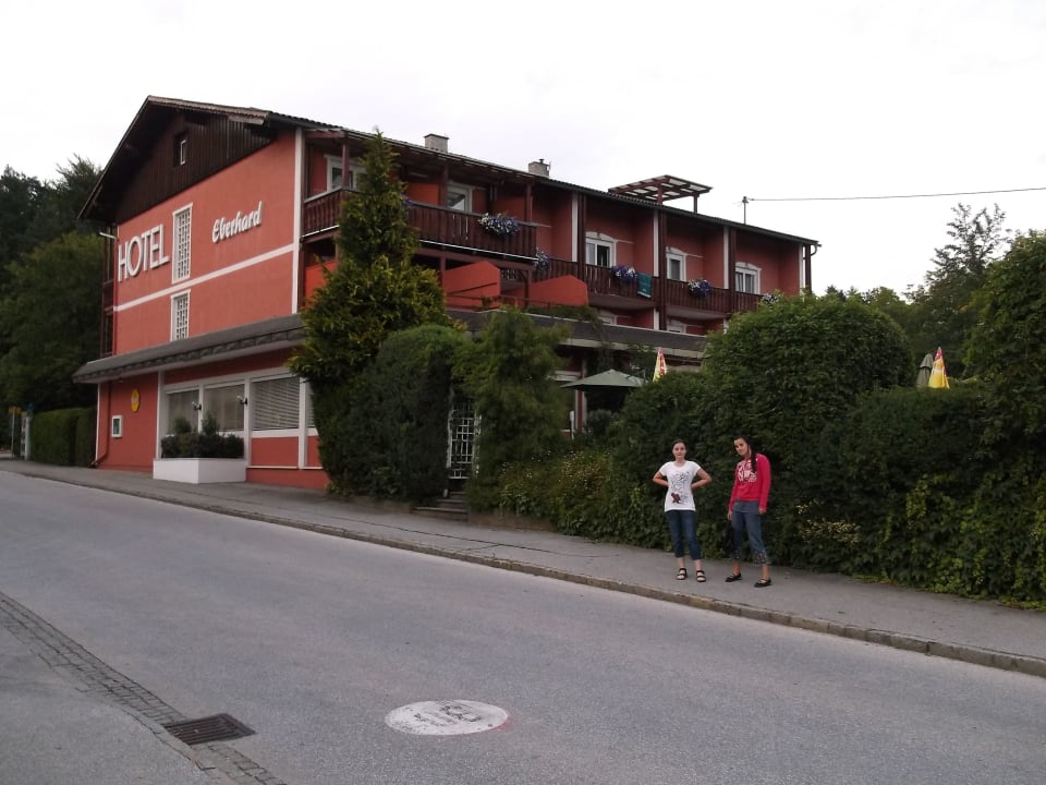 Hotel Eberhard Straßenansicht Hotel Eberhard