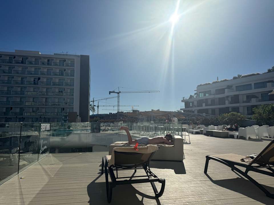 Pool The Ibiza Twiins